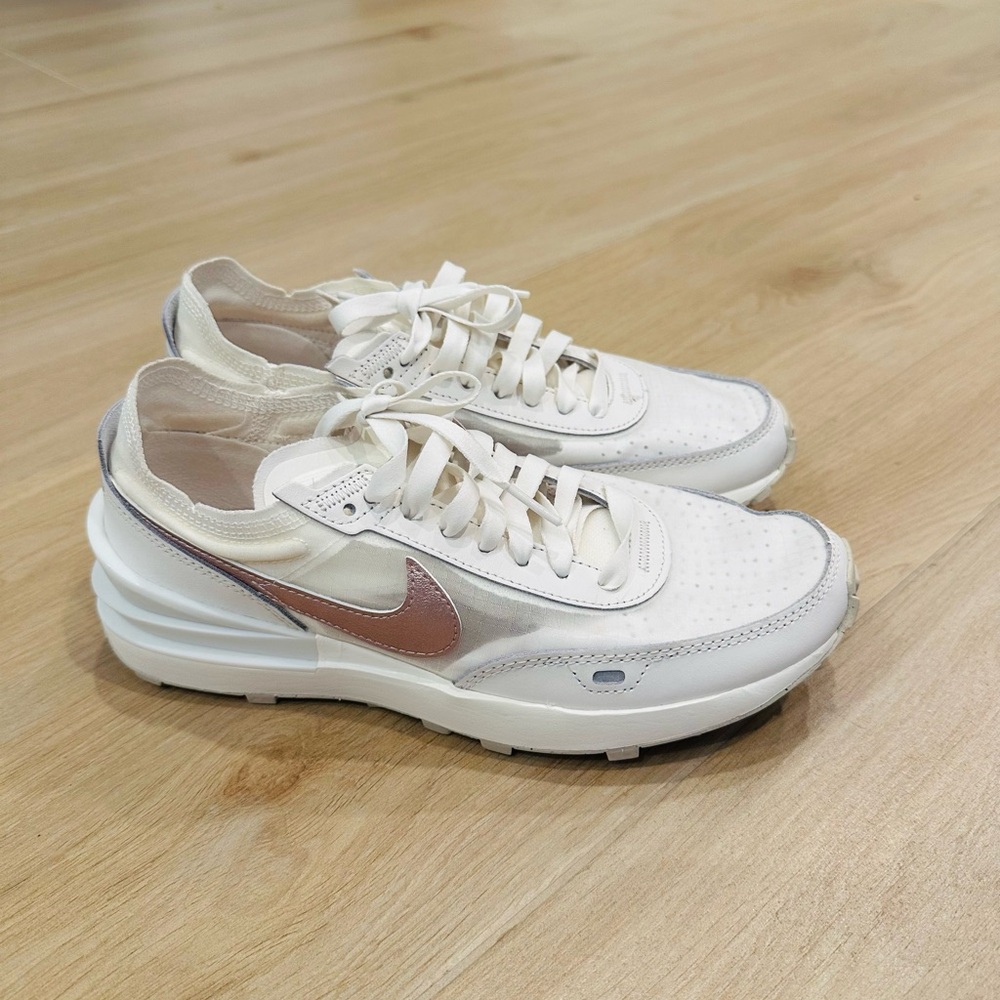 Nike Waffle One Essential
Light Soft Pink Metallic Copper (Women's) size 7